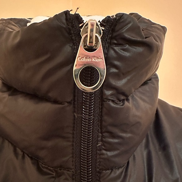 Calvin Klein Lightweight Packable Down Vest - Picture 7 of 7